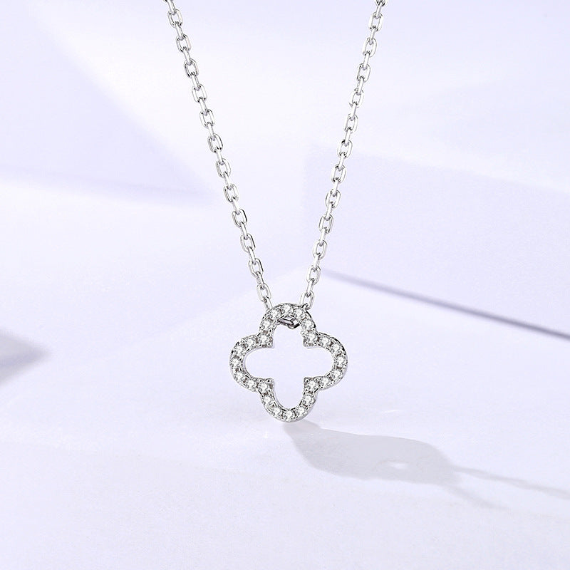 NEXEVO - สร้อยคอ Cloveré สร้อยเงินแท้ จี้โคลเวอร์ฝังเพชร สไตล์เรียบหรู เสริมโชคดี น้ำหนักเบา ใส่ได้ทุกวัน