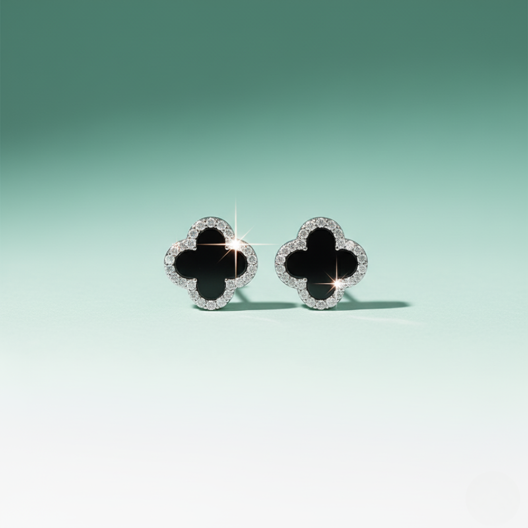 NEXEVO - สร้อยคอ Midnight Clover สร้อยคอโคลเวอร์ สไตล์เรียบง่าย น่ารัก เสริมความสุขและความสำเร็จ ใส่ได้นาน