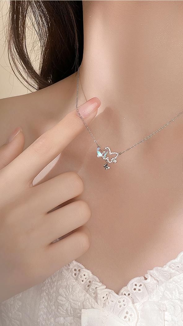 NEXEVO - สร้อยคอ Elysian Wings สร้อยคอเงิน ผีเสื้อคริสตัล สไตล์มินิมอล โรแมนติก เสริมเสน่ห์ ดึงดูดความรัก ปรับความยาวได้ น้ำหนักเบา ของขวัญให้คนสำคัญ