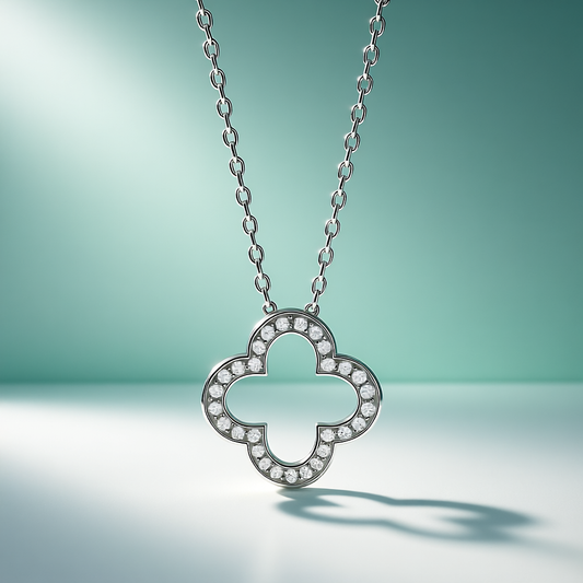NEXEVO - สร้อยคอ Cloveré สร้อยเงินแท้ จี้โคลเวอร์ฝังเพชร สไตล์เรียบหรู เสริมโชคดี น้ำหนักเบา ใส่ได้ทุกวัน